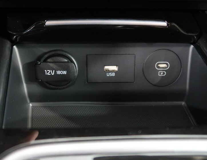 KIA XCeed CUV / Crossover 1,5 l 103 kw