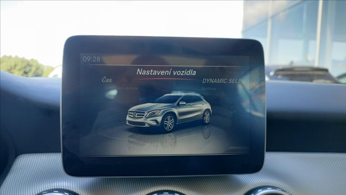 Mercedes-Benz GLA CUV 1,6 l 115 kw