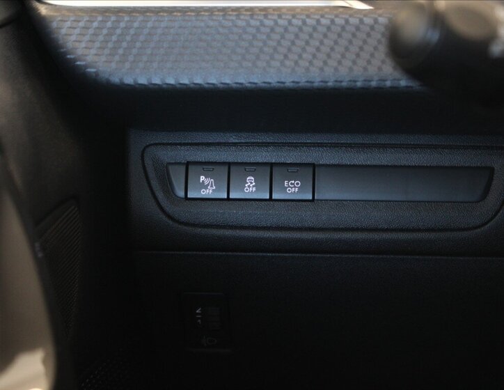 Peugeot 2008 SUV / Terénní 1,2 l 81 kw