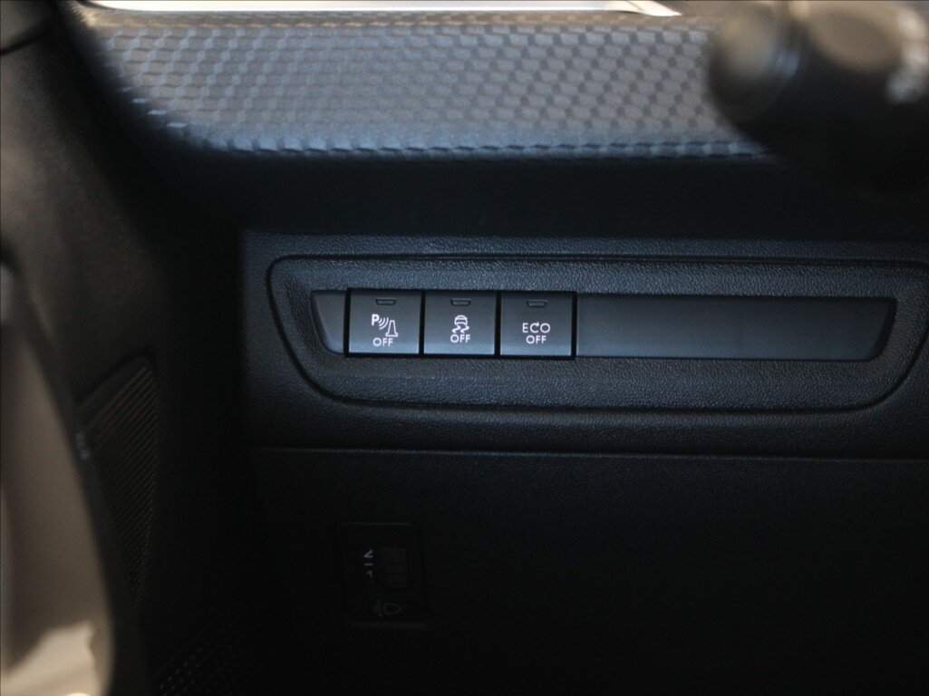 Peugeot 2008 SUV / Terénní 1,2 l 81 kw