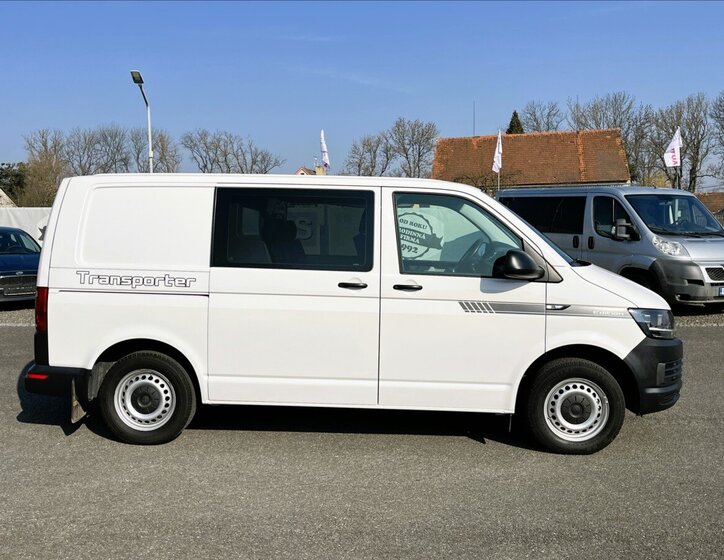 Volkswagen Transporter Kombi 2,0 l 62 kw