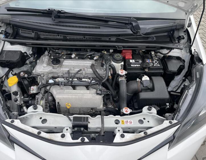 Toyota Yaris 12