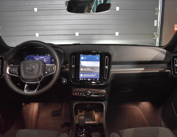 Volvo XC40 SUV / Terénní 2,0 l 145 kw