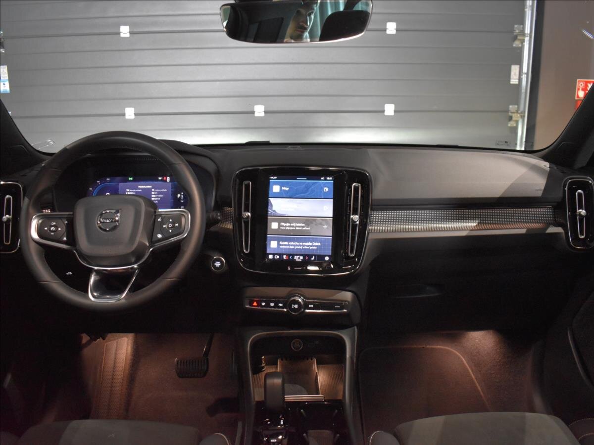 Volvo XC40 SUV / Terénní 2,0 l 145 kw