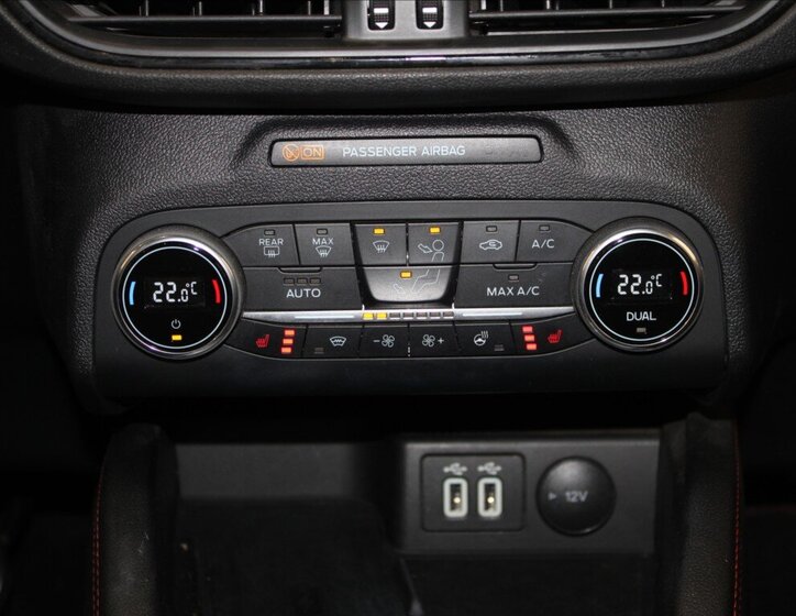 Ford Kuga SUV / Terénní 2,0 l 140 kw