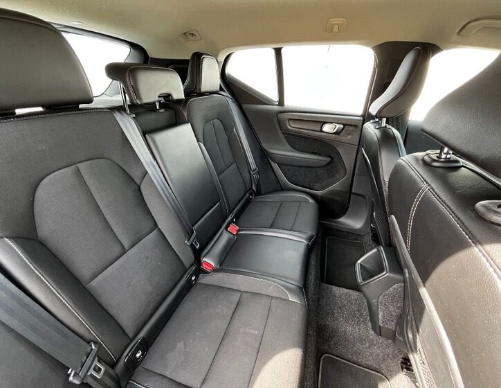 Volvo XC40 SUV / Terénní 1,5 l 120 kw