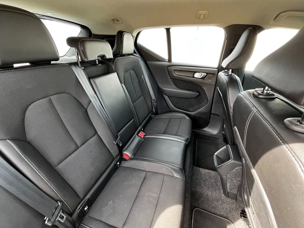 Volvo XC40 SUV / Terénní 1,5 l 120 kw