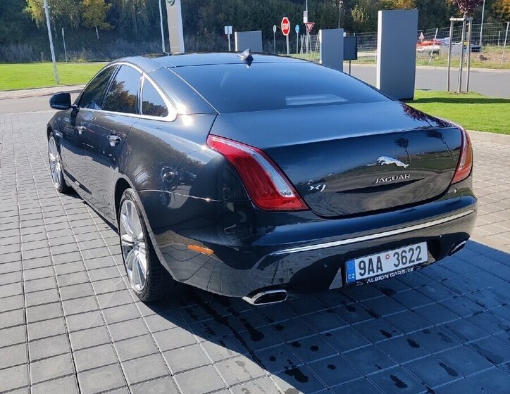 Jaguar XJ Sedan / Limuzína 0,0 0