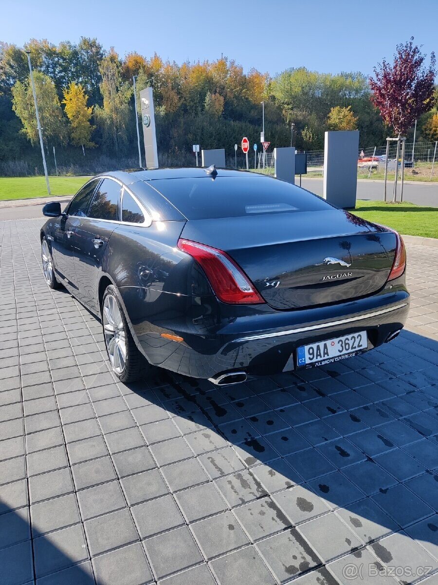 Jaguar XJ Sedan / Limuzína 0,0 0