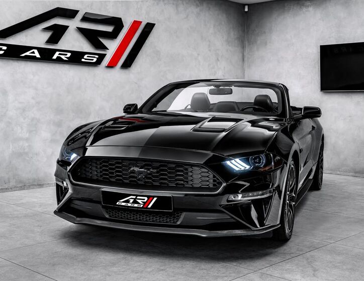 Ford Mustang 4