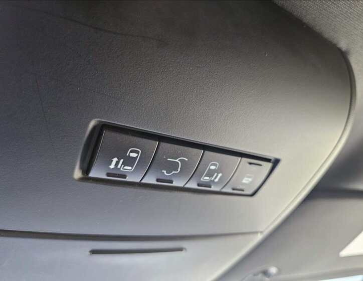 Lancia Voyager MPV 2,8 l 130 kw