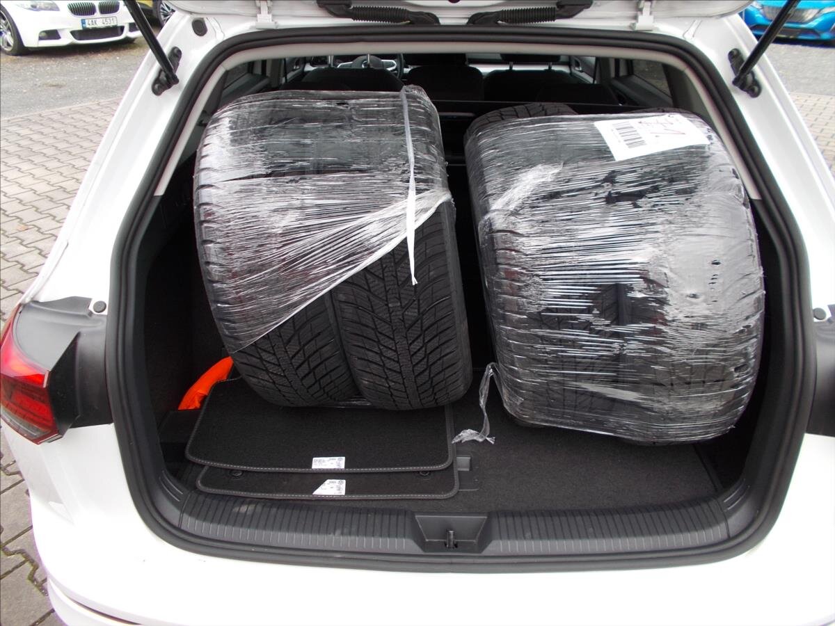 Volkswagen Golf Kombi 1,5 l 96 kw