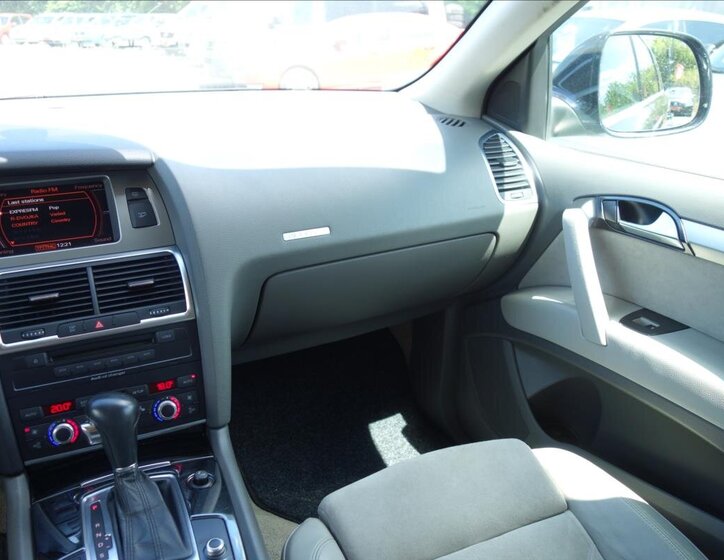 Audi Q7 SUV / Terénní 4,2 l 257 kw