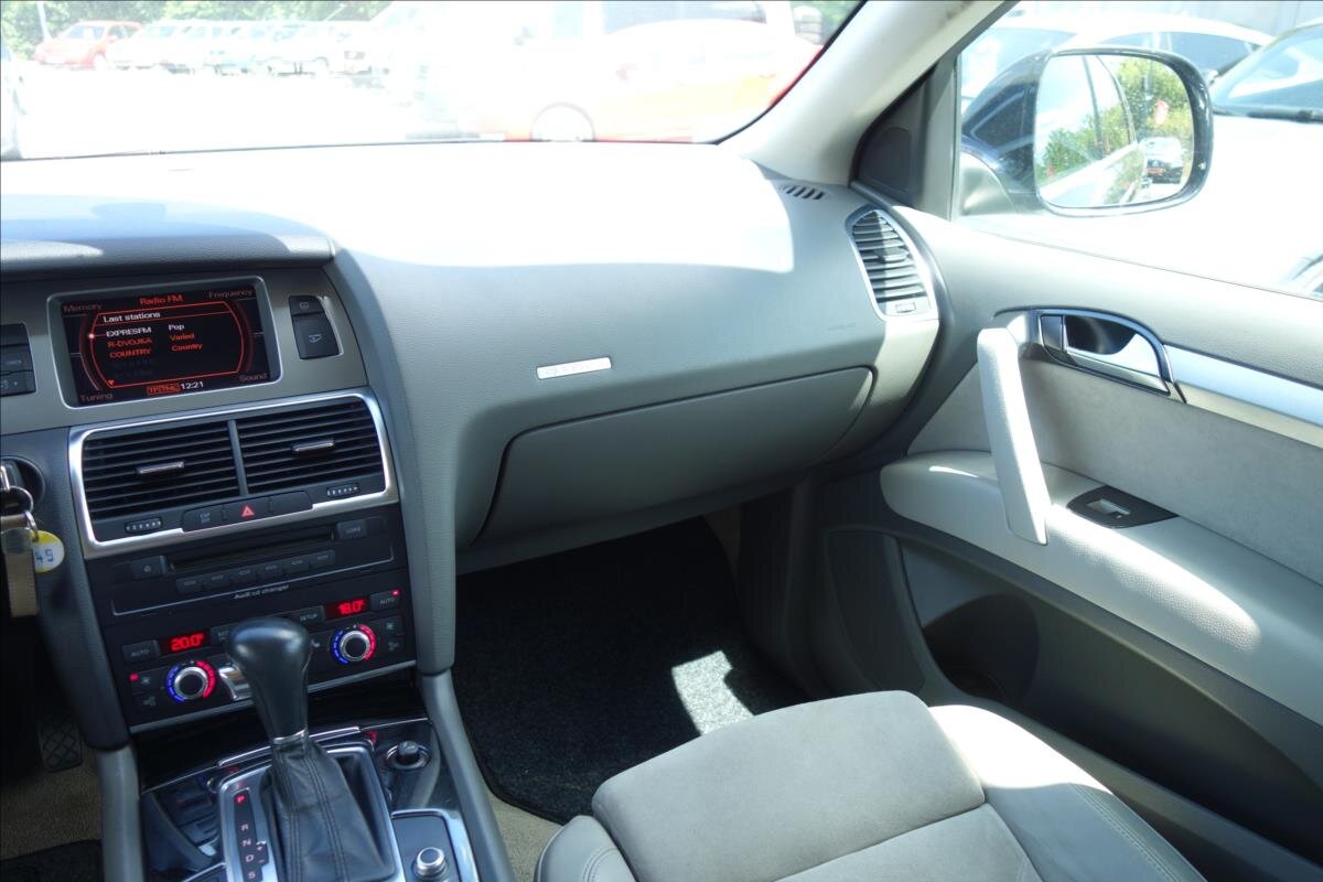 Audi Q7 SUV / Terénní 4,2 l 257 kw