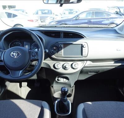 Toyota Yaris 9