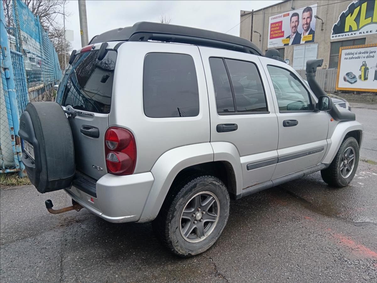 Jeep Cherokee Kombi 2,8 l 120 kw