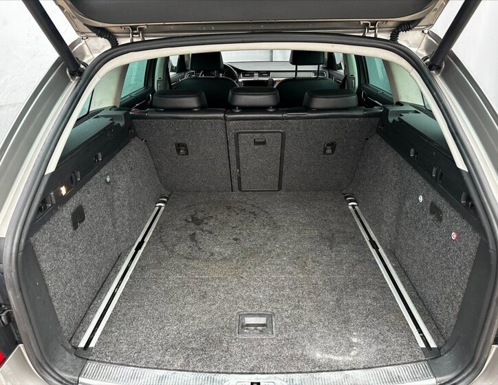 Škoda Superb Kombi 3,6 l 191 kw