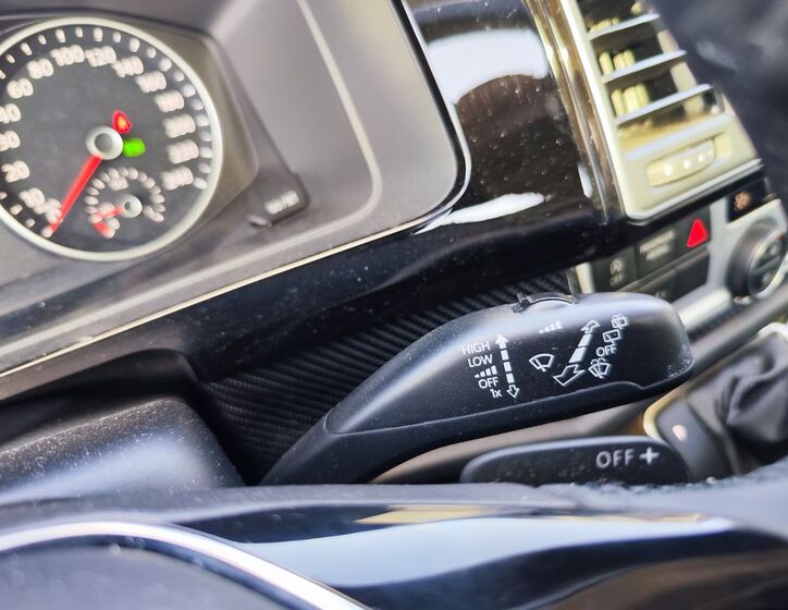 Volkswagen Multivan 32