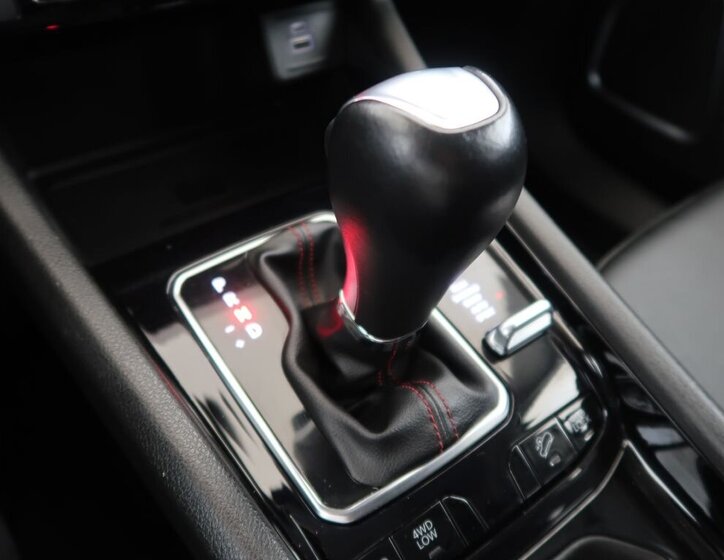 Jeep Compass SUV / Terénní 1,3 l 132 kw