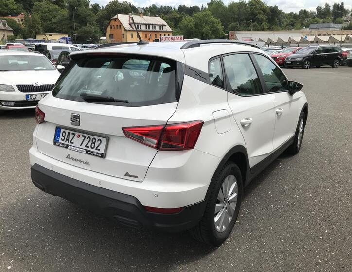 Seat Arona 5