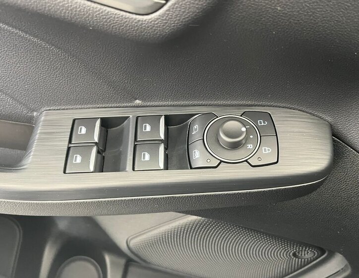 Ford Kuga SUV / Terénní 2,5 l 140 kw