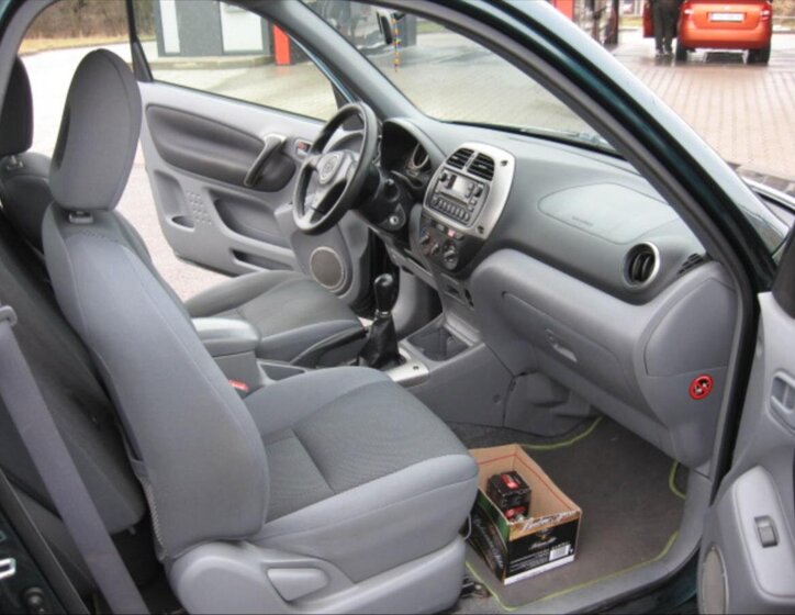 Toyota RAV4 Kombi 1,8 l 92 kw