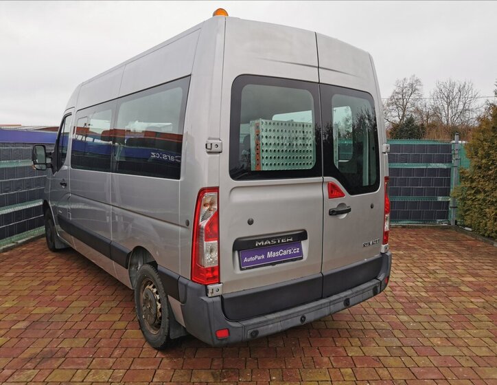 Renault Master Kombi 2,3 l 100 kw