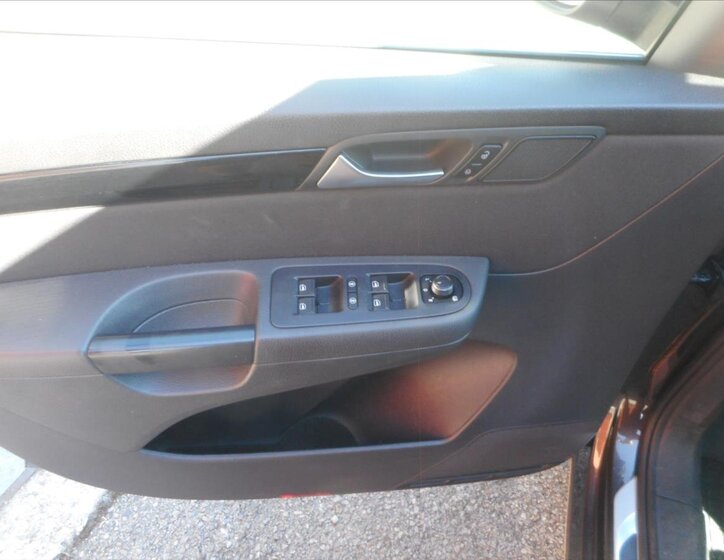 Volkswagen Sharan Kombi 2,0 l 110 kw