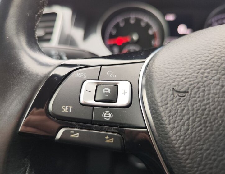 Volkswagen Golf Kombi 999,0 85 kw