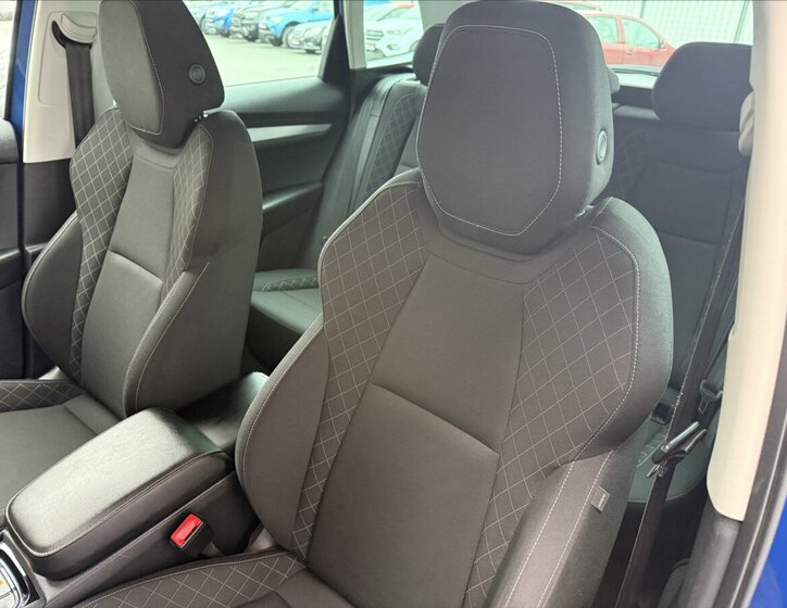 Škoda Karoq SUV / Terénní 1,6 l 85 kw