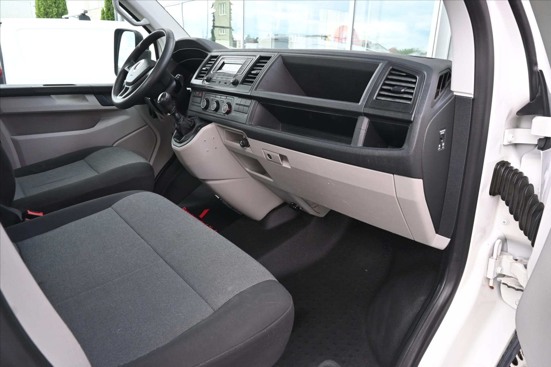 Volkswagen Transporter Valník 2,0 l 110 kw