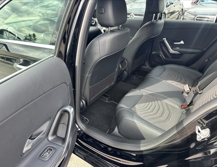 Mercedes-Benz Třídy A Hatchback 1,3 l 120 kw