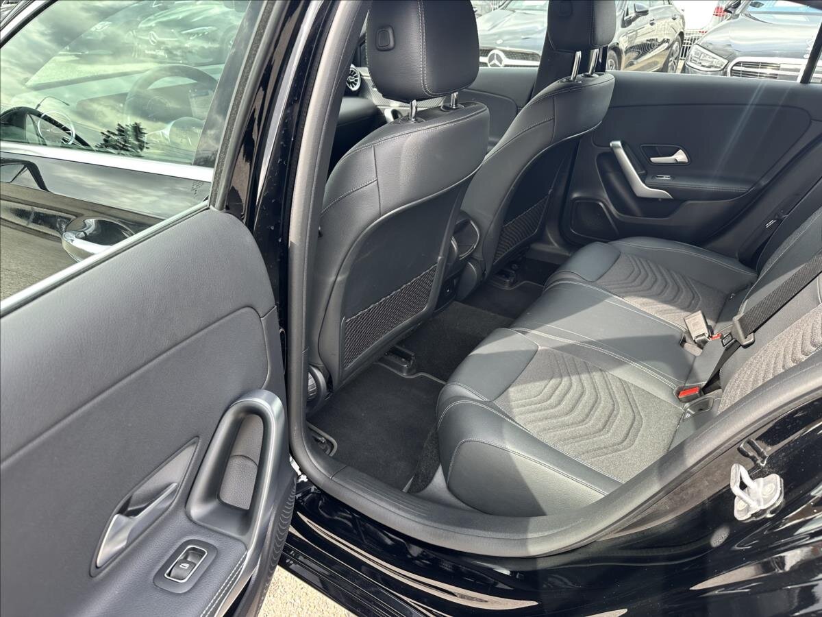 Mercedes-Benz Třídy A Hatchback 1,3 l 120 kw