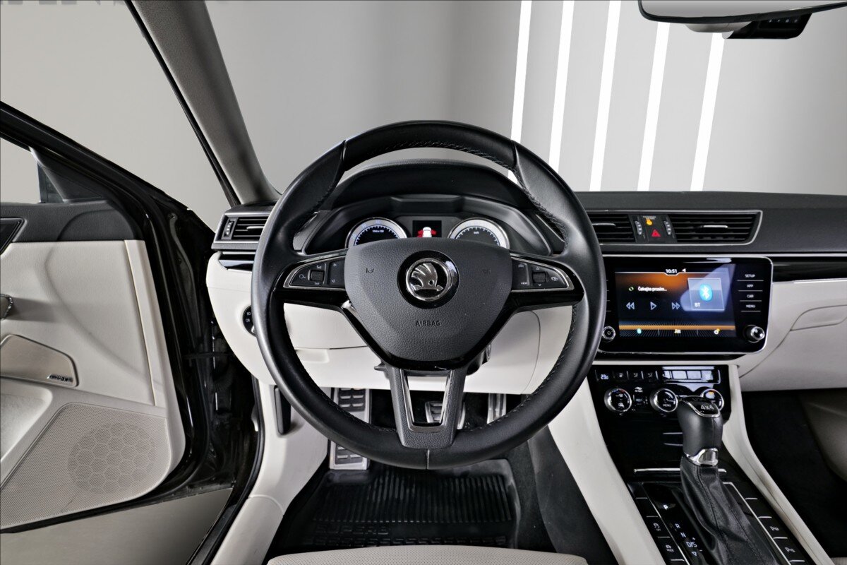 Škoda Superb Sedan / Limuzína 2,0 l 200 kw