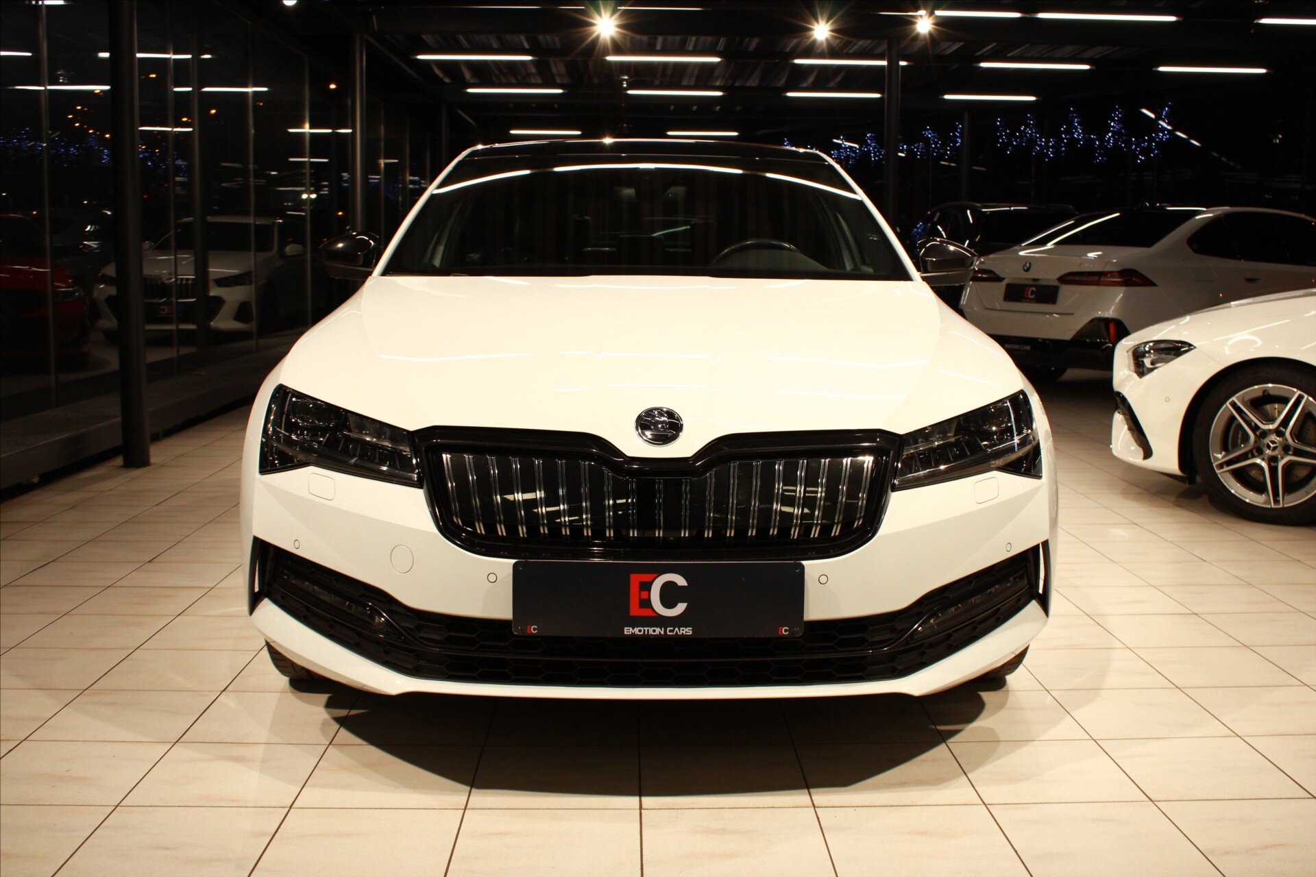 Škoda Superb Liftback 1,4 l 160 kw