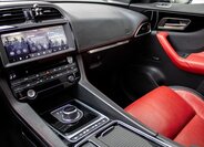 Jaguar F-Pace SUV 3,0 l 221 kw