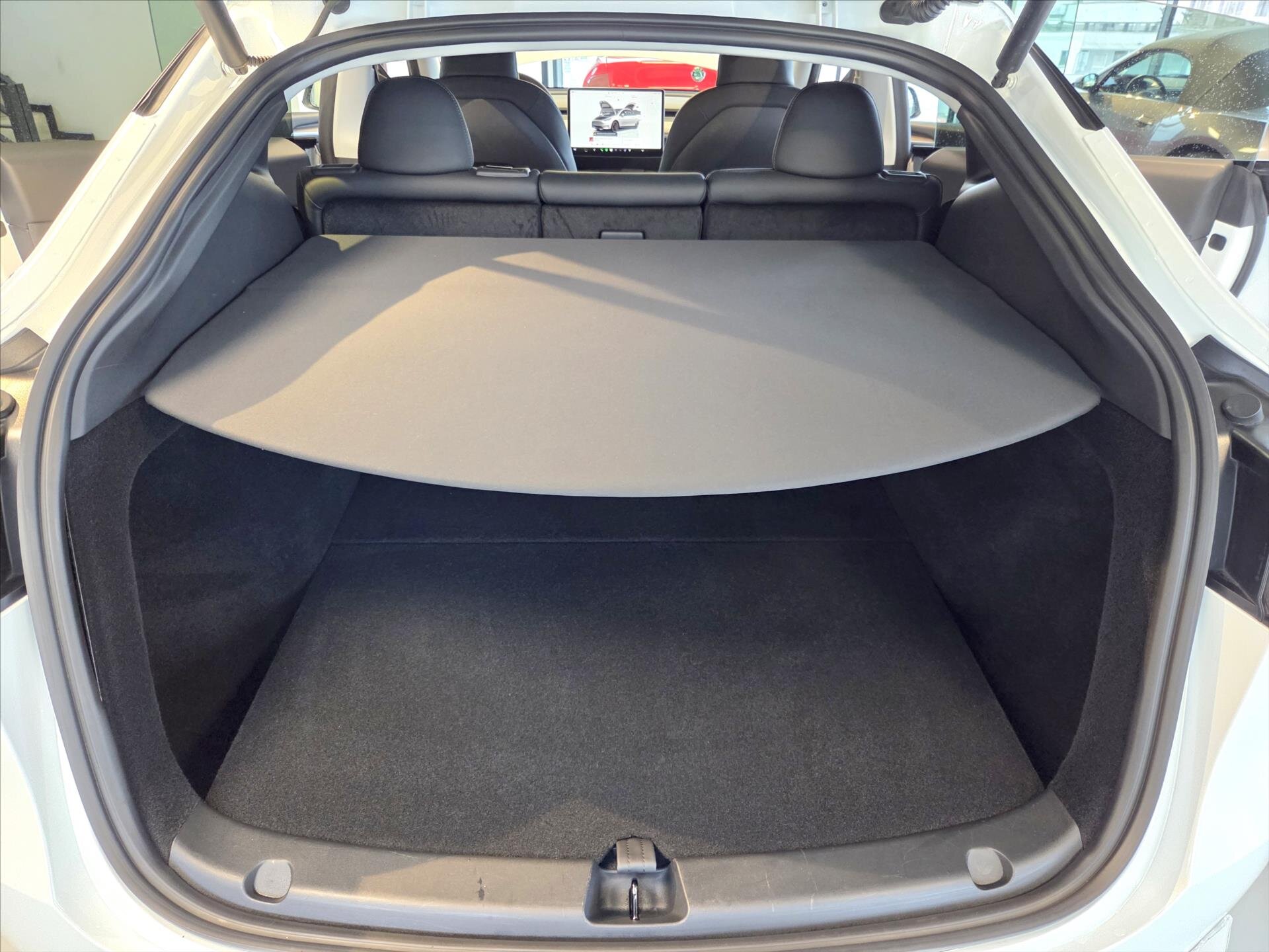 Tesla Model Y SUV / Terénní 0,0 393 kw