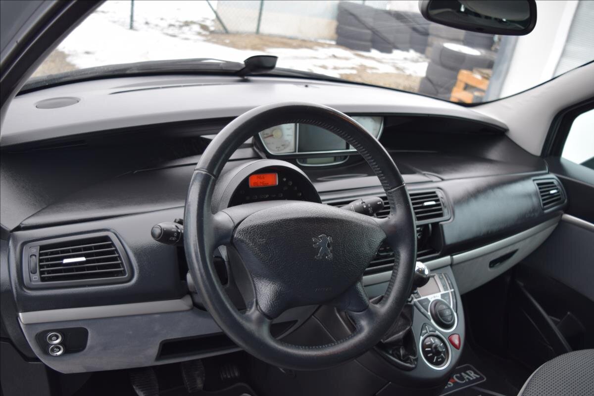 Peugeot 807 MPV 2,0 l 100 kw