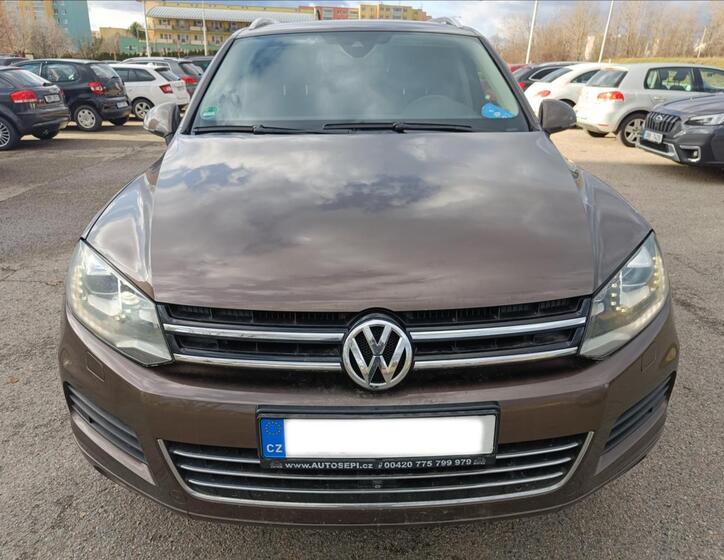 Volkswagen Touareg 1