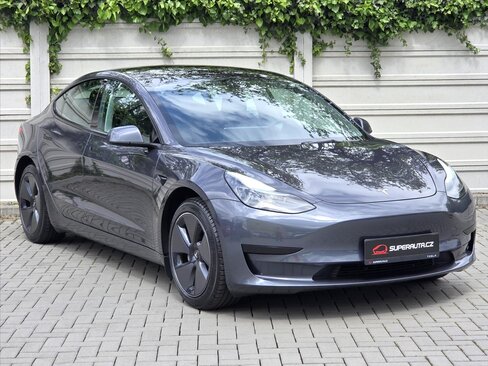 Tesla Model 3 Sedan / Limuzína 0,0 208 kw