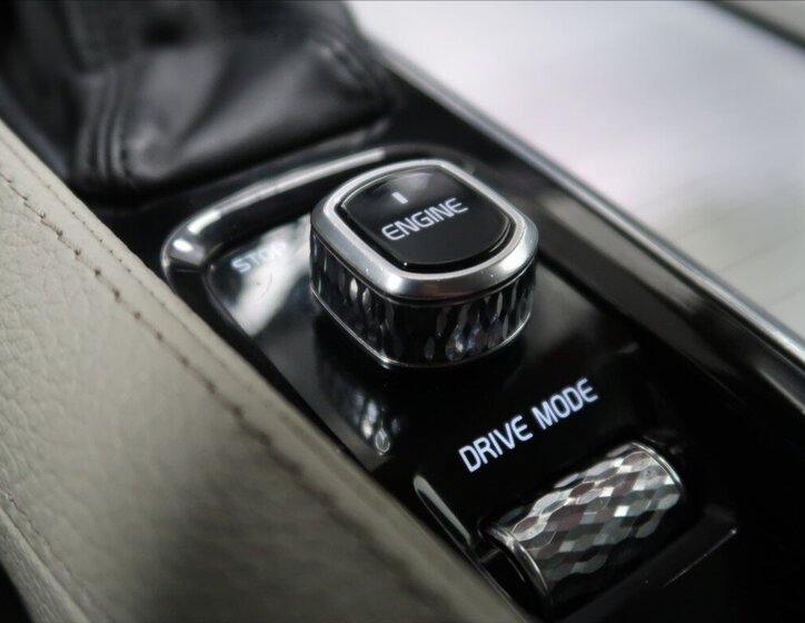 Volvo XC90 SUV 2,0 l 173 kw