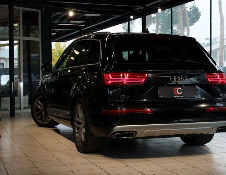 Audi Q7 32