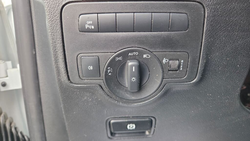 Mercedes-Benz Vito Skříň 2,0 l 120 kw