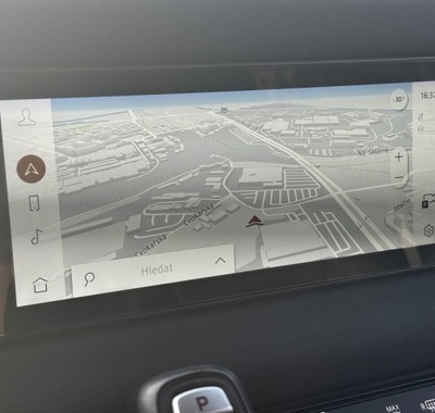 Land Rover Defender 33