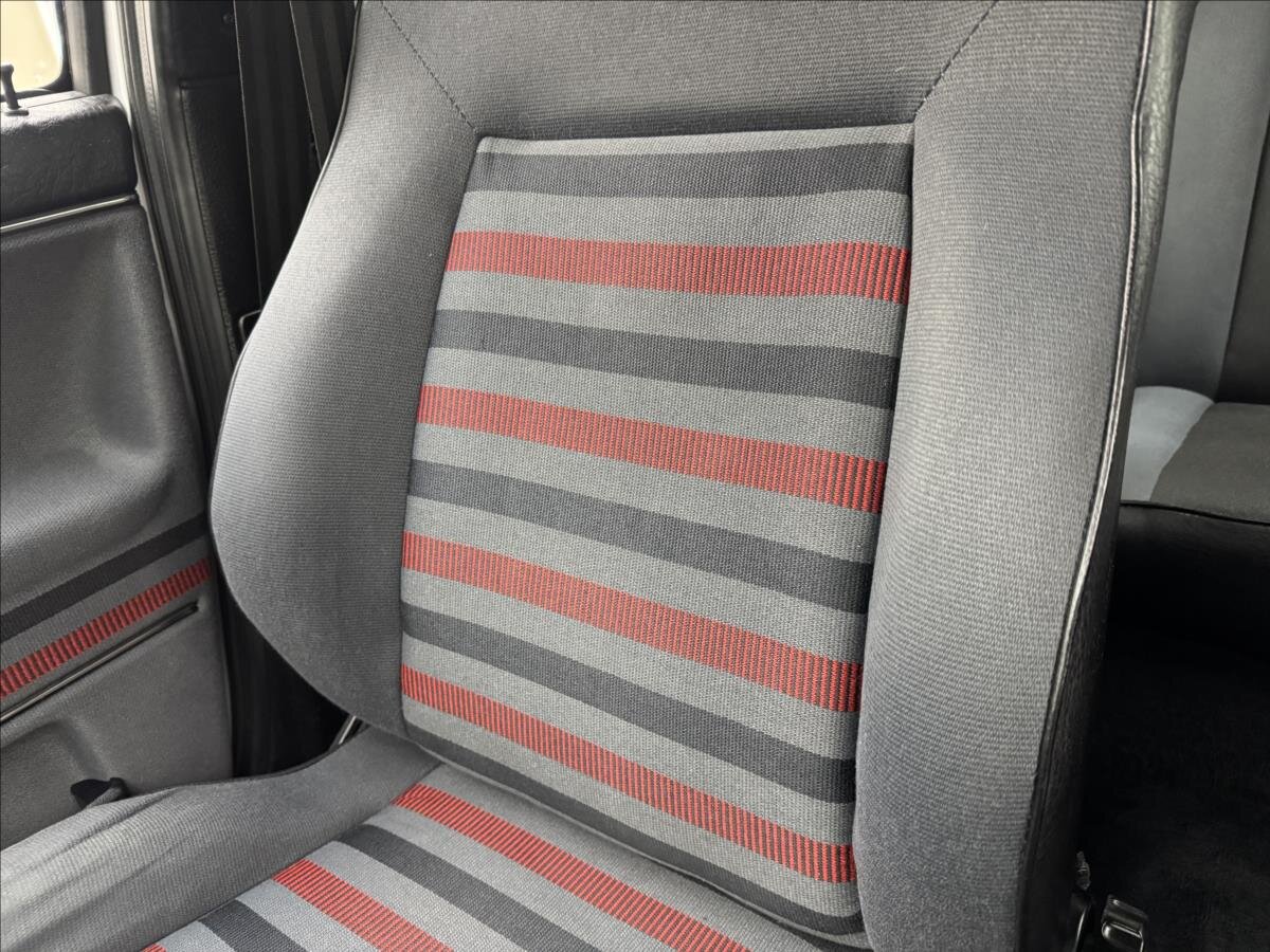 Volkswagen Golf Sedan / Limuzína 1,8 l 79 kw