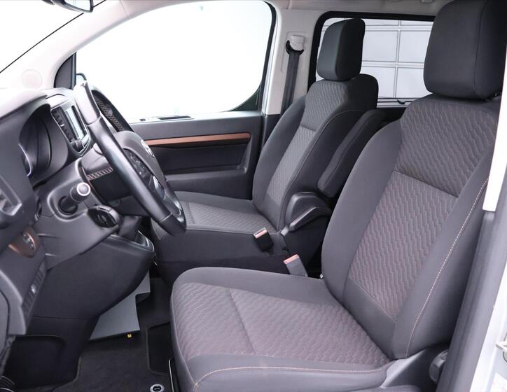 Toyota ProAce Verso 10