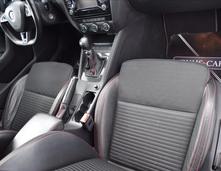 Škoda Octavia Sedan / Limuzína 2,0 l 135 kw