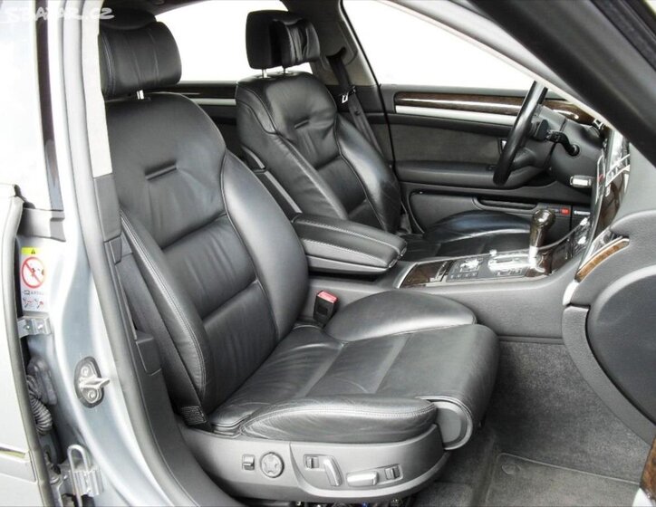 Audi A8 Sedan / Limuzína 4,2 l 257 kw
