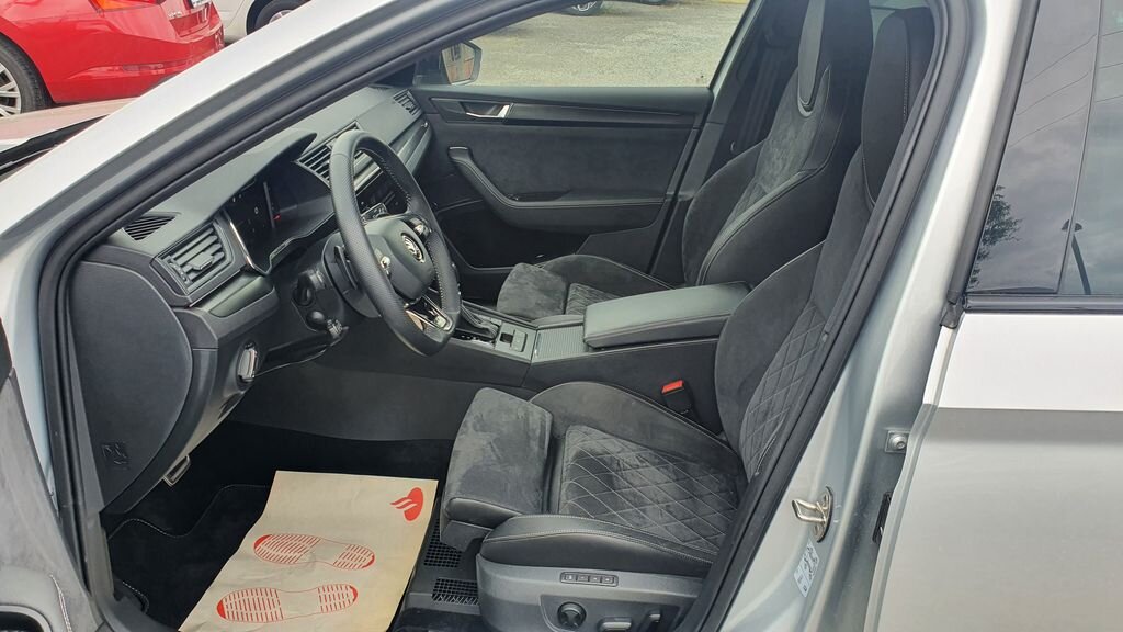 Škoda Superb Sedan / Limuzína 2,0 l 140 kw