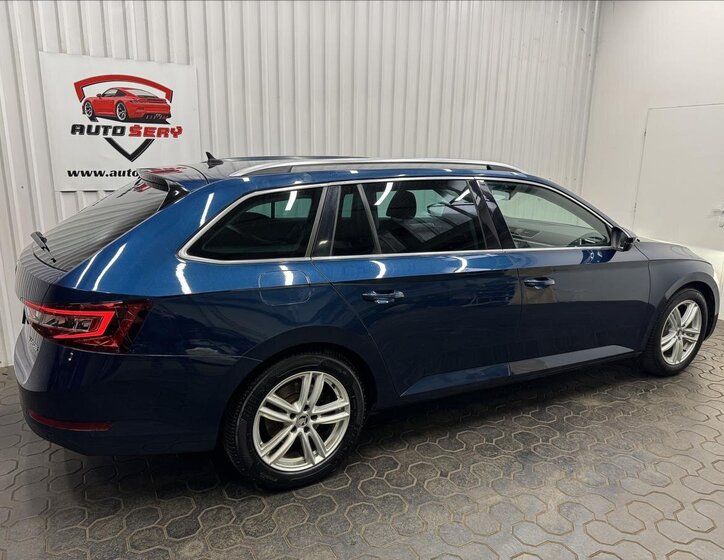 Škoda Superb 9